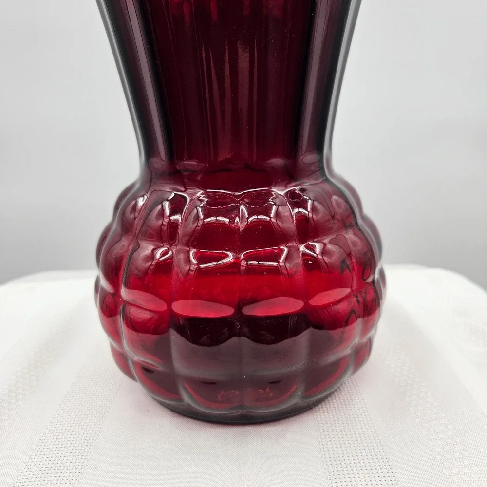 Vintage Anchor Hocking Ruby Red Glass Vase Flared Rim‎ Quilted Base 9
